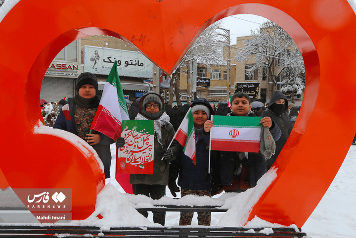 حضور حماسی مردم اهر در ۲۲  بهمنِ برفی