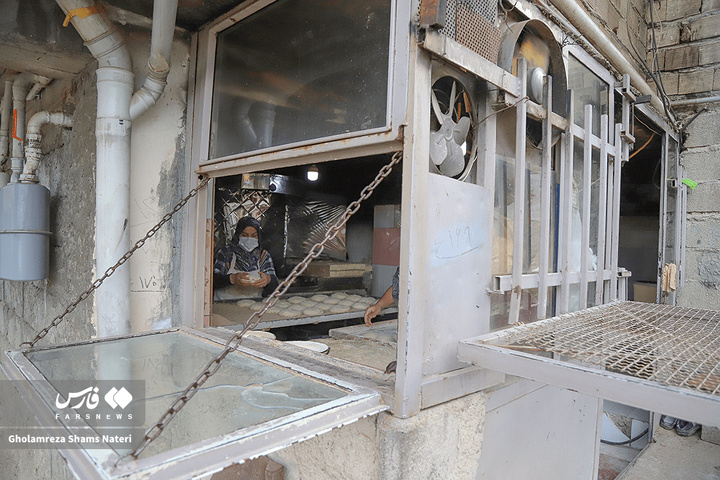 اینجا زنان نان‌آورند