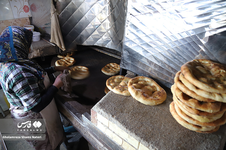 اینجا زنان نان‌آورند