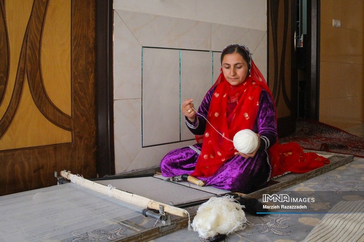 چوقا بافی زنان بختیاری