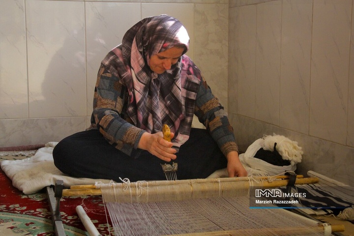 چوقا بافی زنان بختیاری