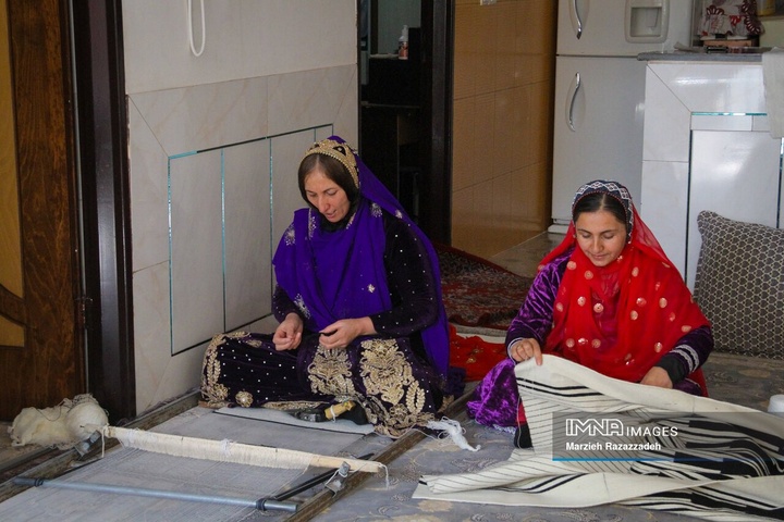 چوقا بافی زنان بختیاری