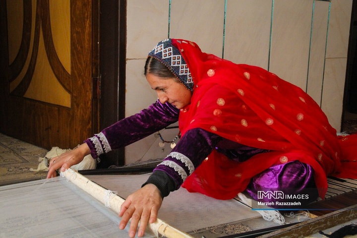 چوقا بافی زنان بختیاری