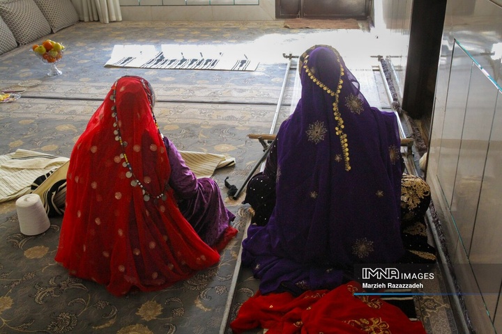 چوقا بافی زنان بختیاری