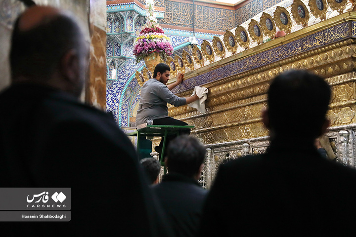 تنظیف مضجع شریف حرم حضرت معصومه سلام الله علیها