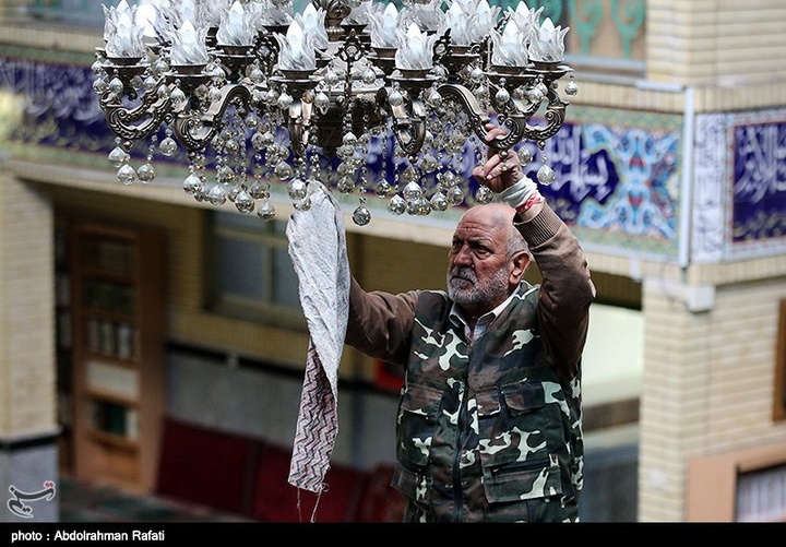 غبارروبی مساجد در آستانه ماه مبارک رمضان - همدان
