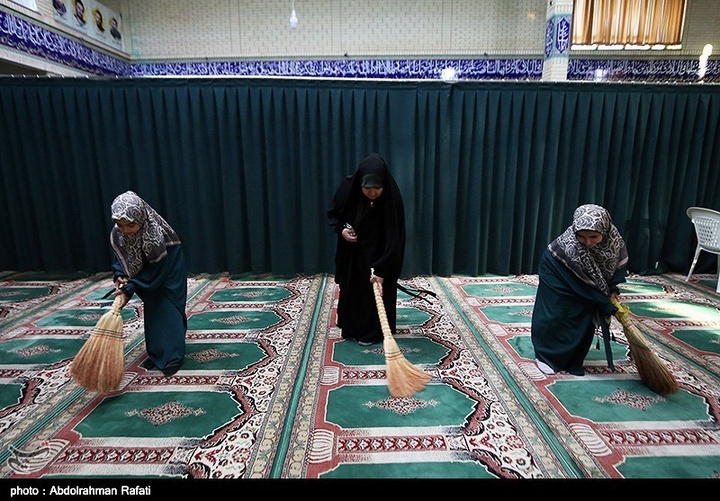 غبارروبی مساجد در آستانه ماه مبارک رمضان - همدان
