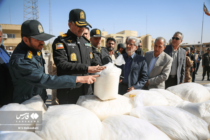 کشف یک تُن مخدر «شیشه» در یزد
