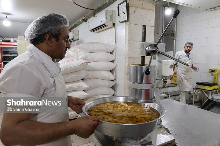 کارگاه پخت زولبیا و بامیه در ماه مبارک رمضان