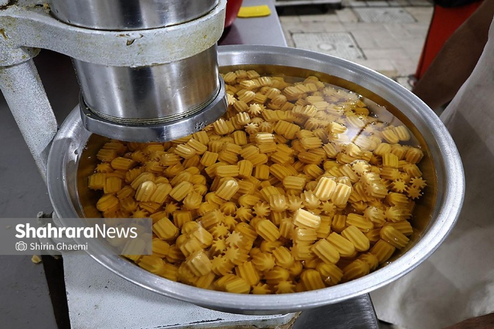 کارگاه پخت زولبیا و بامیه در ماه مبارک رمضان