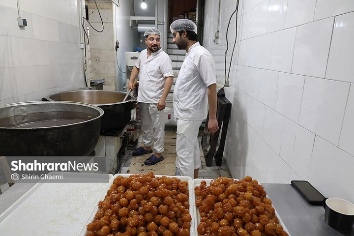 کارگاه پخت زولبیا و بامیه در ماه مبارک رمضان