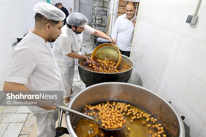 کارگاه پخت زولبیا و بامیه در ماه مبارک رمضان