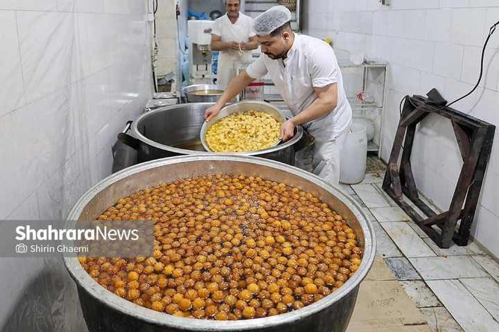 کارگاه پخت زولبیا و بامیه در ماه مبارک رمضان