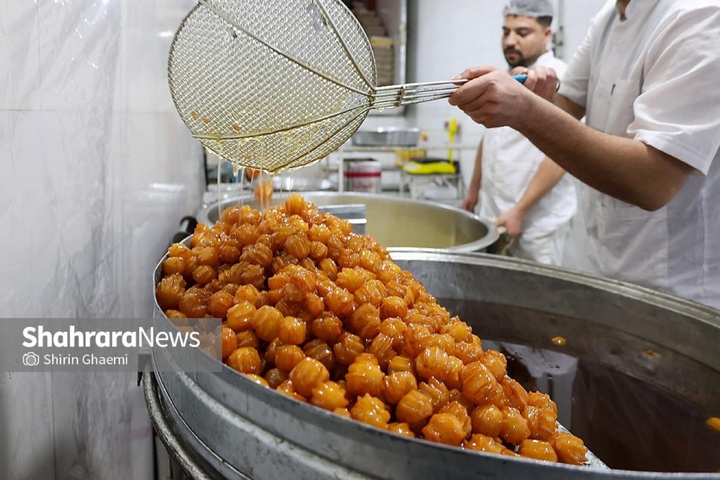 کارگاه پخت زولبیا و بامیه در ماه مبارک رمضان