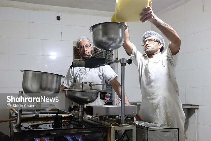 کارگاه پخت زولبیا و بامیه در ماه مبارک رمضان