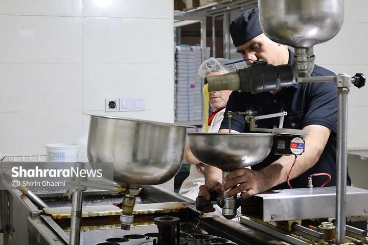 کارگاه پخت زولبیا و بامیه در ماه مبارک رمضان