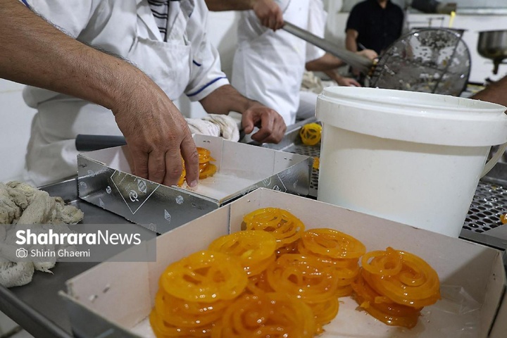 کارگاه پخت زولبیا و بامیه در ماه مبارک رمضان