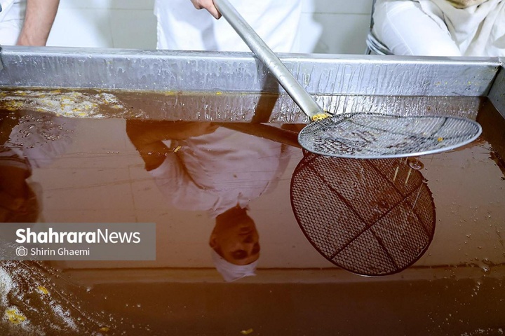 کارگاه پخت زولبیا و بامیه در ماه مبارک رمضان