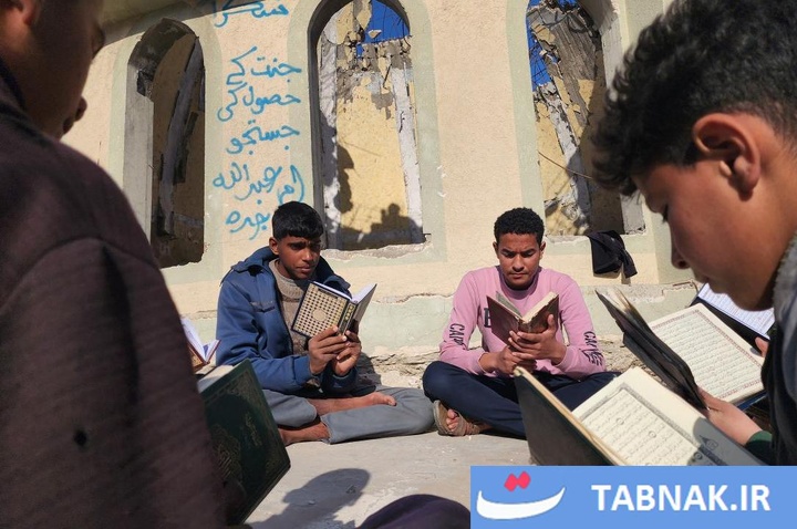 تلاوت قرآن میان ویرانه‌های غزه