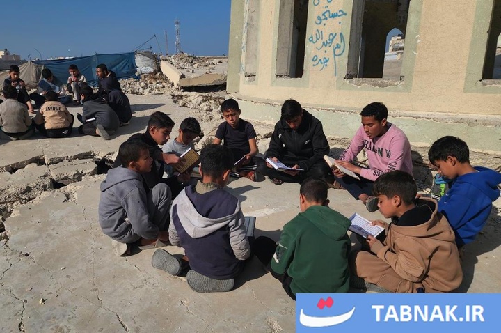 تلاوت قرآن میان ویرانه‌های غزه