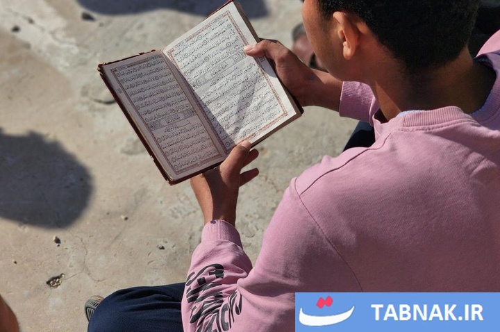 تلاوت قرآن میان ویرانه‌های غزه