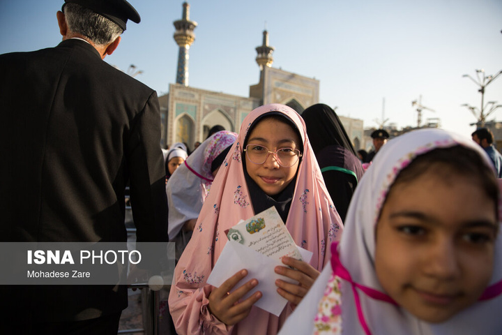 ضیافت افطار در حرم مطهر رضوی