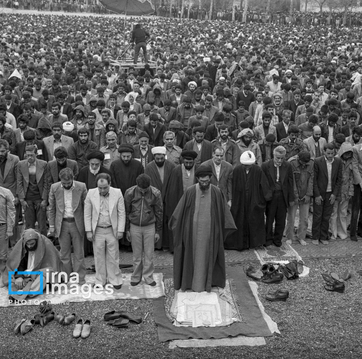 رهبر انقلاب در دوران تصدی شورای عالی دفاع ملی (۱۳۵۸ - ۱۳۶۰)