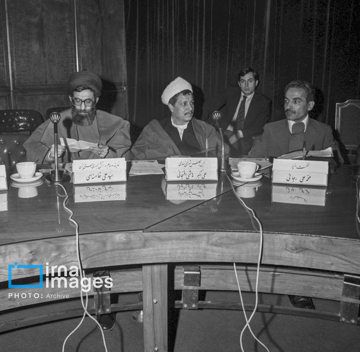 رهبر انقلاب در دوران تصدی شورای عالی دفاع ملی (۱۳۵۸ - ۱۳۶۰)