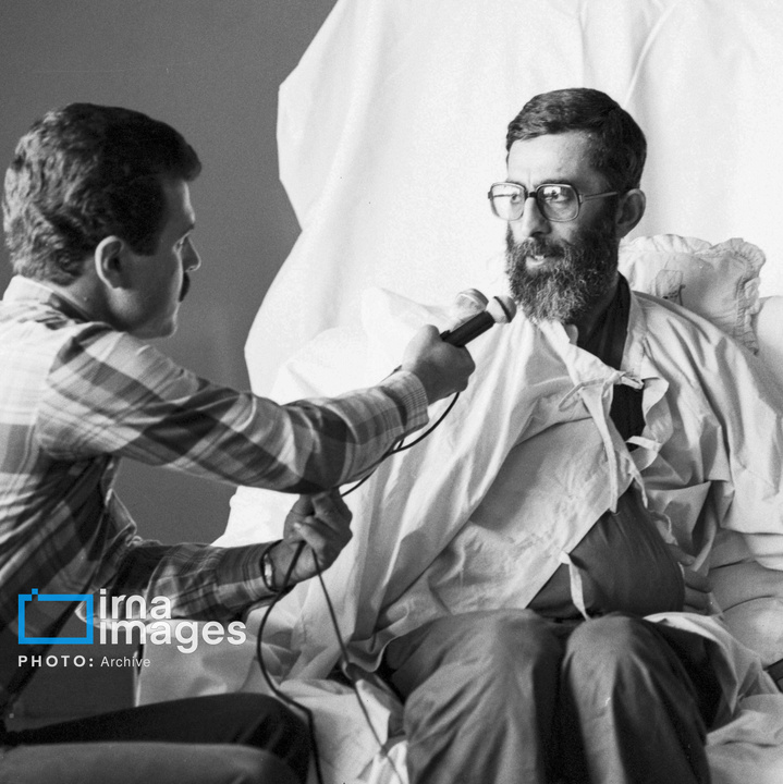 رهبر انقلاب در دوران تصدی شورای عالی دفاع ملی (۱۳۵۸ - ۱۳۶۰)