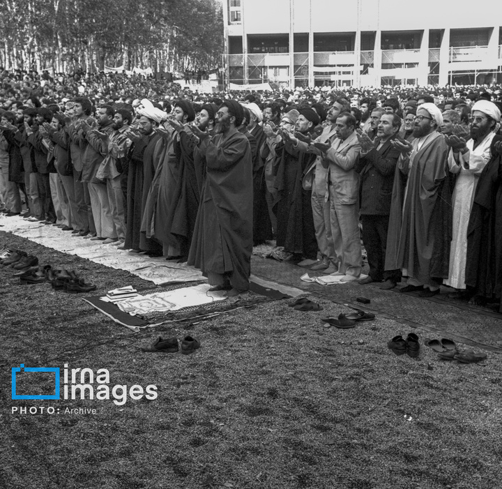 رهبر انقلاب در دوران تصدی شورای عالی دفاع ملی (۱۳۵۸ - ۱۳۶۰)