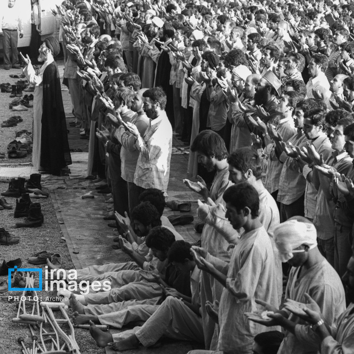 رهبر انقلاب در دوران تصدی شورای عالی دفاع ملی (۱۳۵۸ - ۱۳۶۰)