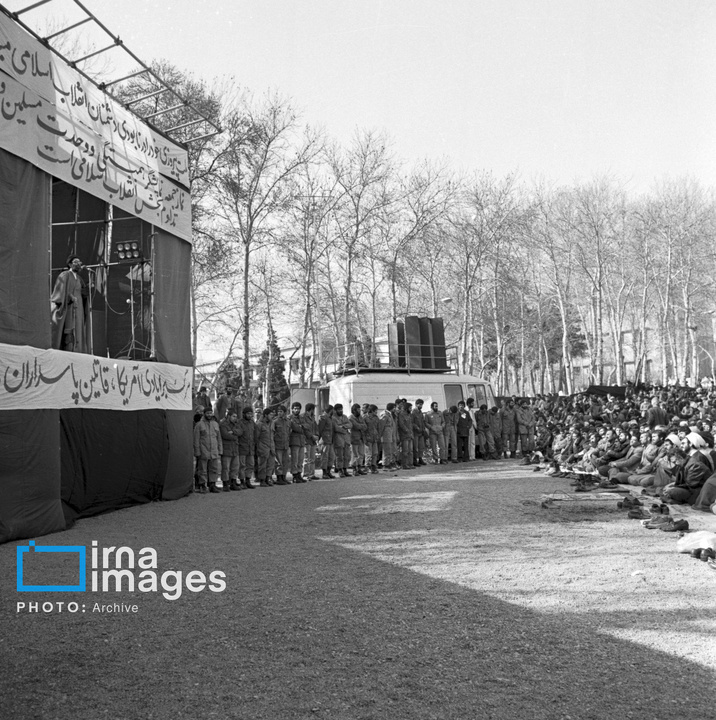 رهبر انقلاب در دوران تصدی شورای عالی دفاع ملی (۱۳۵۸ - ۱۳۶۰)