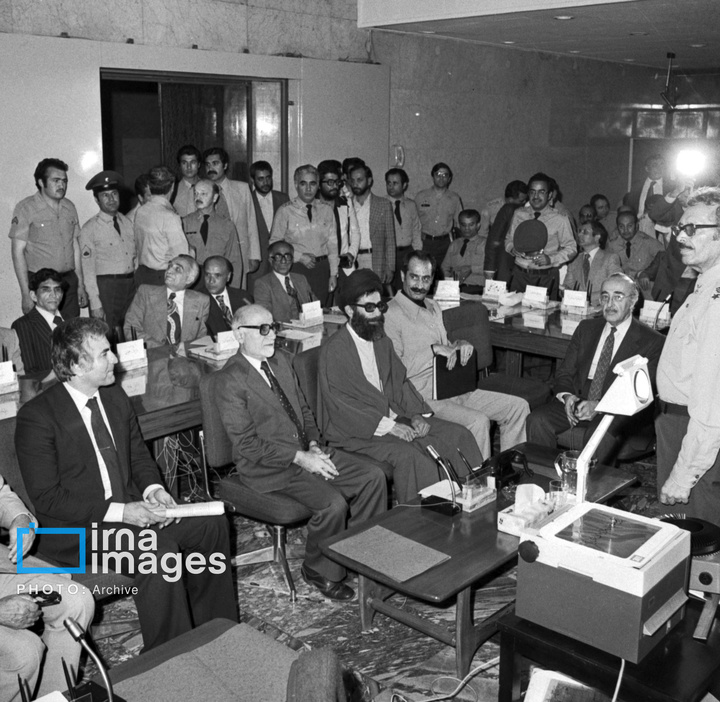 رهبر انقلاب در دوران تصدی شورای عالی دفاع ملی (۱۳۵۸ - ۱۳۶۰)