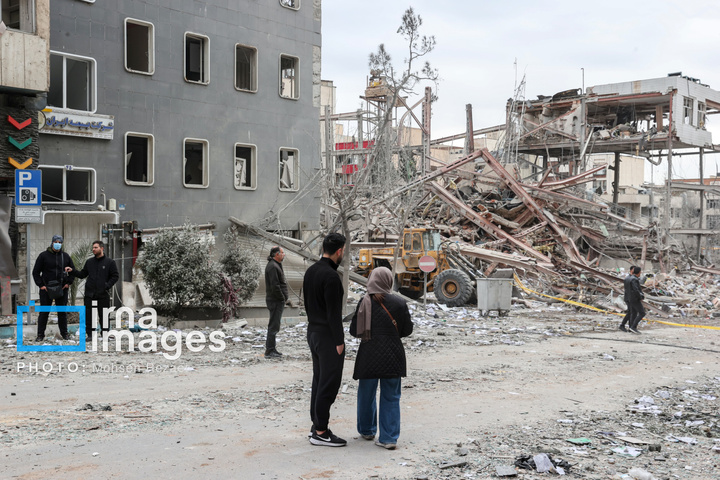 حمله هوایی به میدان نیلوفر تهران