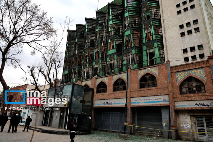 آثار حملات هوایی شب گذشته به منطقه ۱۵ خرداد