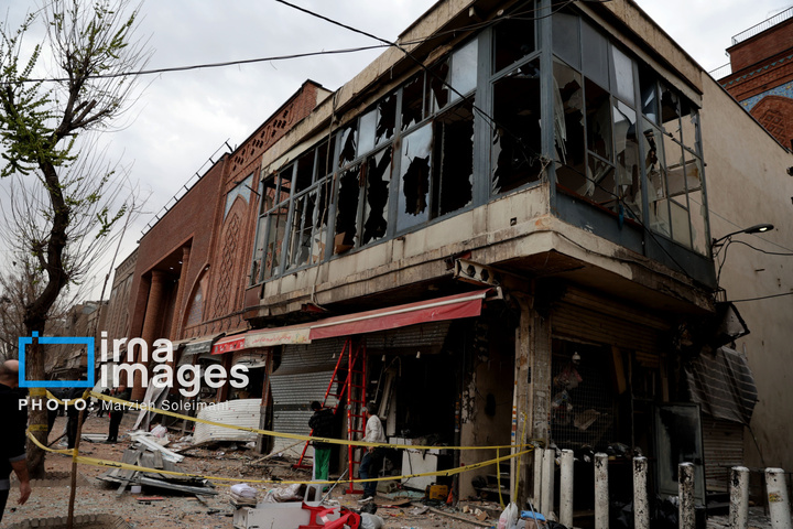 آثار حملات هوایی شب گذشته به منطقه ۱۵ خرداد