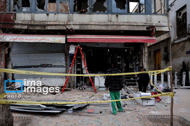 آثار حملات هوایی شب گذشته به منطقه ۱۵ خرداد