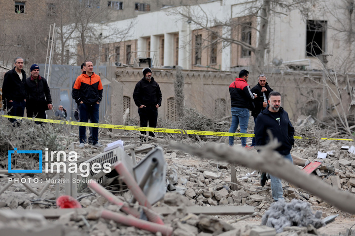 آثار حملات هوایی شب گذشته به منطقه ۱۵ خرداد