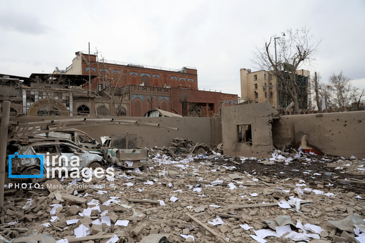 آثار حملات هوایی شب گذشته به منطقه ۱۵ خرداد