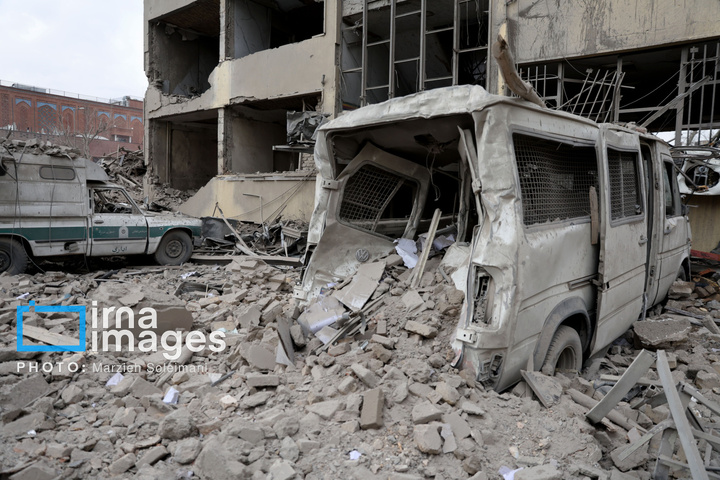 آثار حملات هوایی شب گذشته به منطقه ۱۵ خرداد