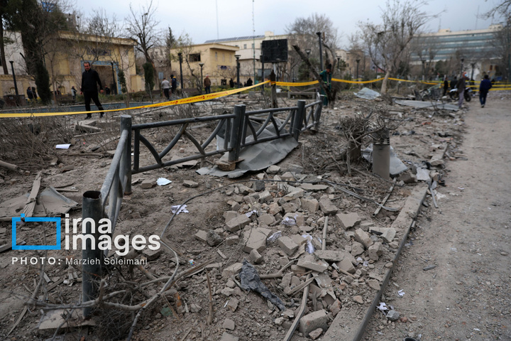 آثار حملات هوایی شب گذشته به منطقه ۱۵ خرداد