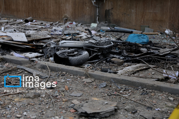 آثار حملات هوایی شب گذشته به منطقه ۱۵ خرداد