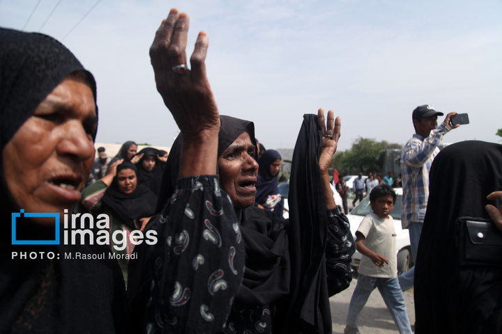 تشییع پیکر شهدای مدرسه میناب