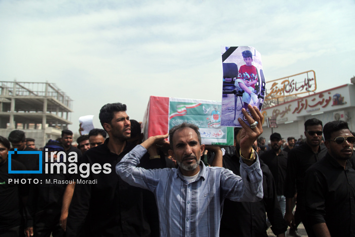 تشییع پیکر شهدای مدرسه میناب