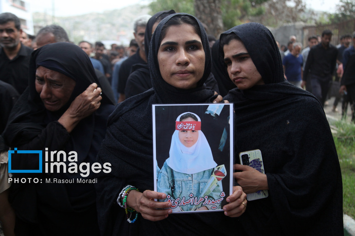 تشییع پیکر شهدای مدرسه میناب