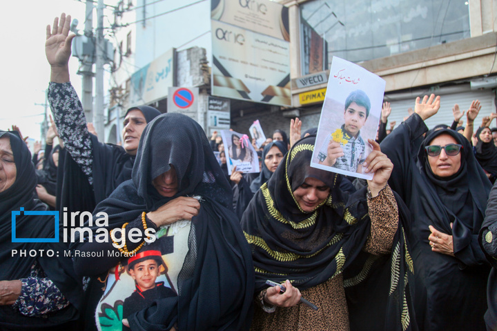 تشییع پیکر شهدای مدرسه میناب