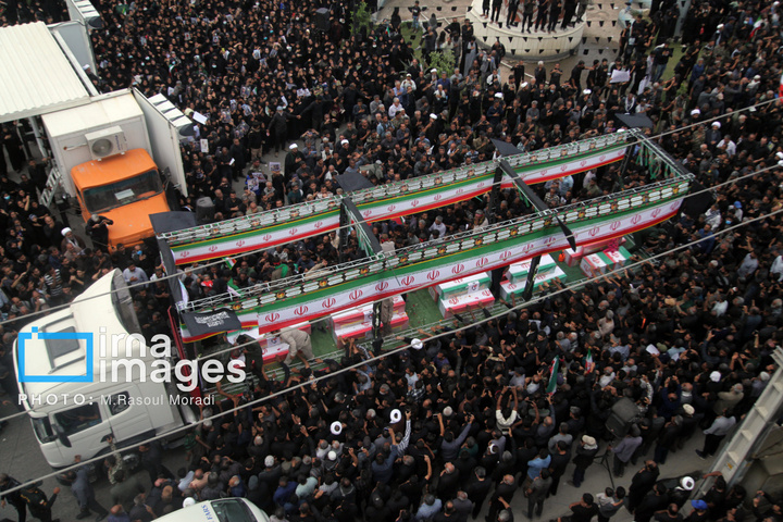 تشییع پیکر شهدای مدرسه میناب