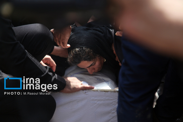 تشییع پیکر شهدای مدرسه میناب