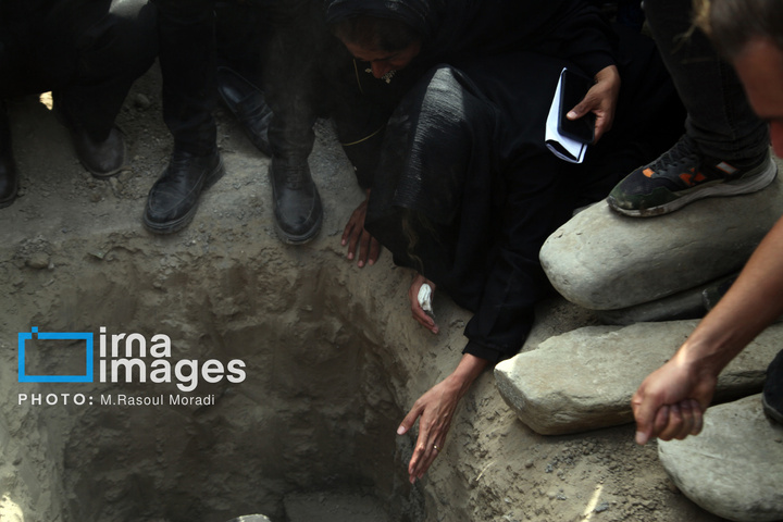 تشییع پیکر شهدای مدرسه میناب