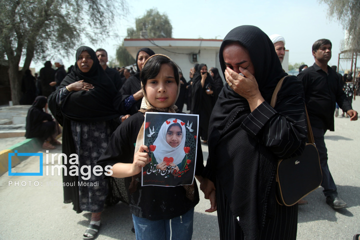 تشییع پیکر شهدای مدرسه میناب